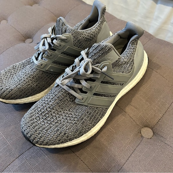 Adidas ultraboosts - Picture 3 of 3